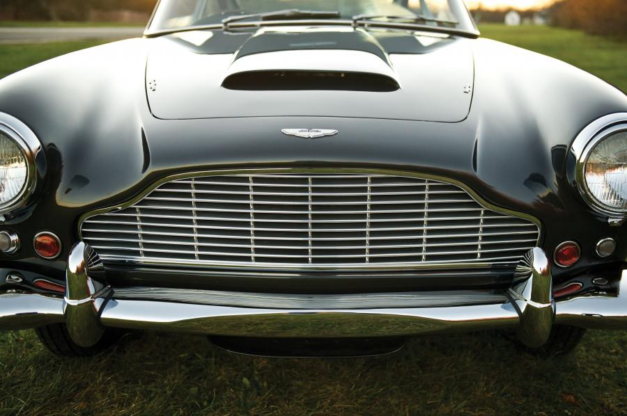 Детали экстерьера Aston Martin DB4 (910/R) 1962 года  (фото 7 из 27)
